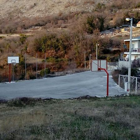 Vujas Village Pleasure Kotor Exteriér fotografie
